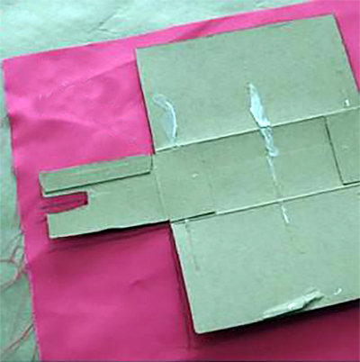 纸盒封口处一捏就开口