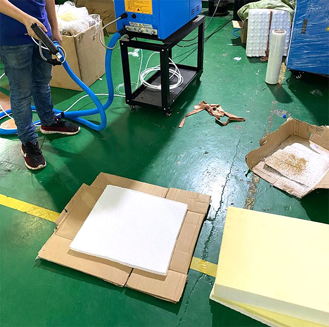 热熔胶喷胶拉丝