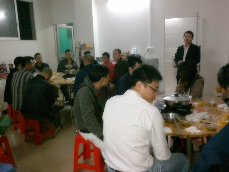 行政主任黄东先生致词